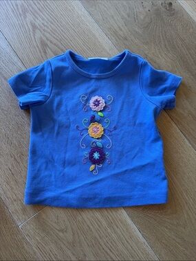Hanna Andersson Short Sleeve Blue Tee with Floral Embroidery 12-18 months